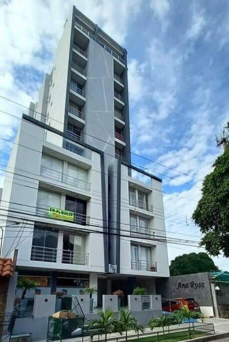 Appartement Departamentoo Nuevo Amoblado Cerca A Uagrm, Con Excelente Vista à Santa Cruz de La Sierra Extérieur photo